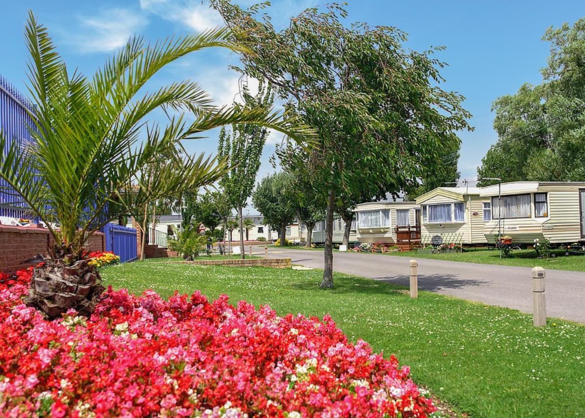 Riverside Caravan Holiday Park บอกเนอร์รีจิส ภายนอก รูปภาพ