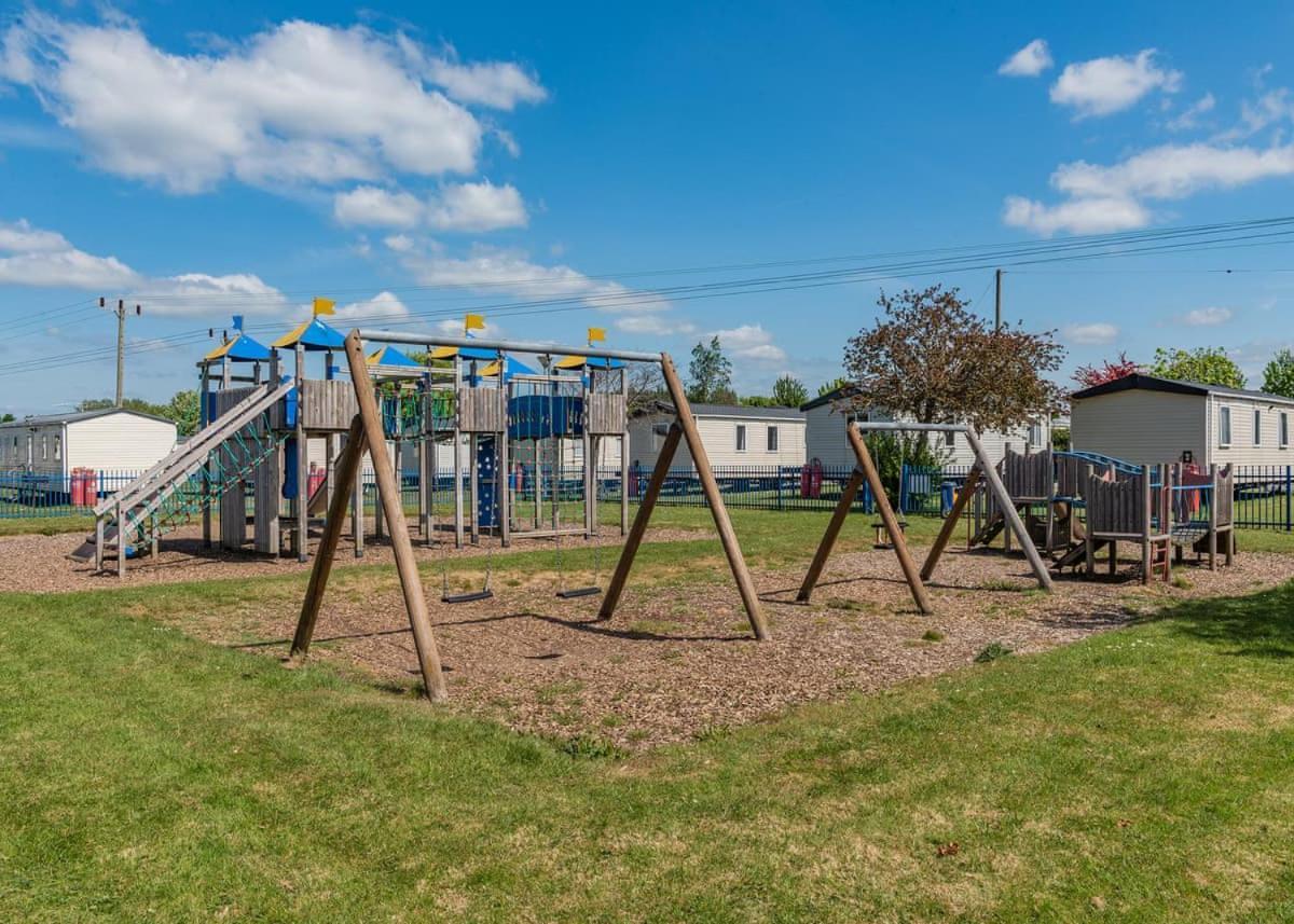 Riverside Caravan Holiday Park บอกเนอร์รีจิส ภายนอก รูปภาพ